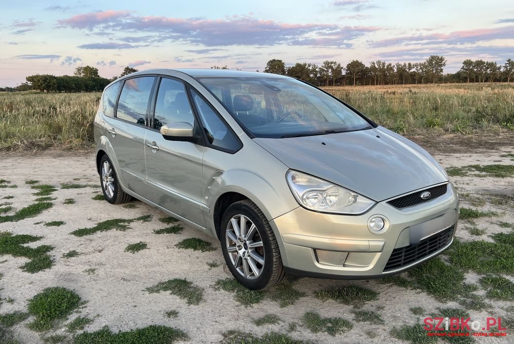 2009' Ford S-Max 2.0 Trend photo #2