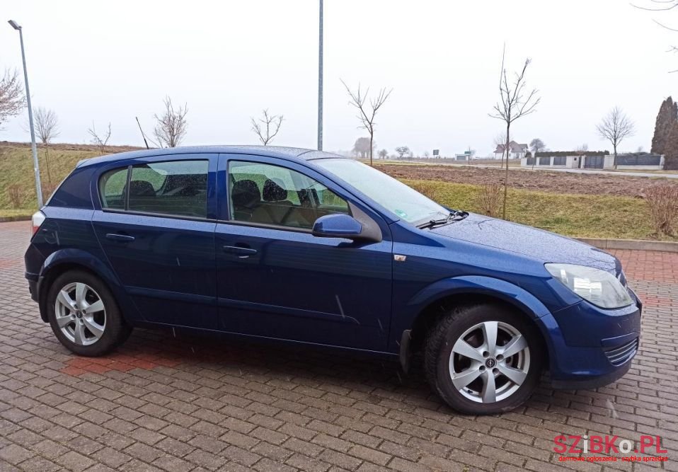 2005' Opel Astra photo #4