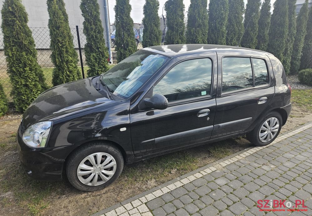 2009' Renault Clio photo #3