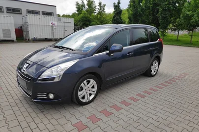 2011' Peugeot 5008 1.6 Thp Family