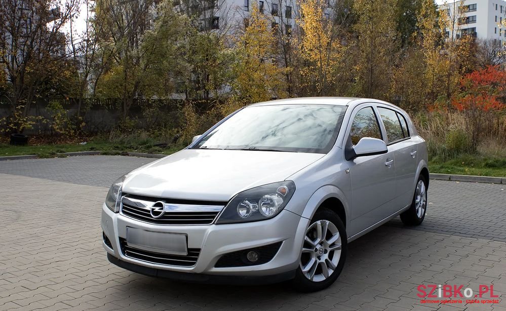 2010' Opel Astra photo #6