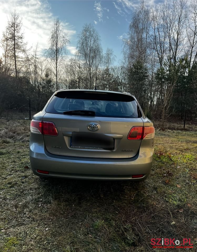 2009' Toyota Avensis 2.0 D-4D Sol photo #6