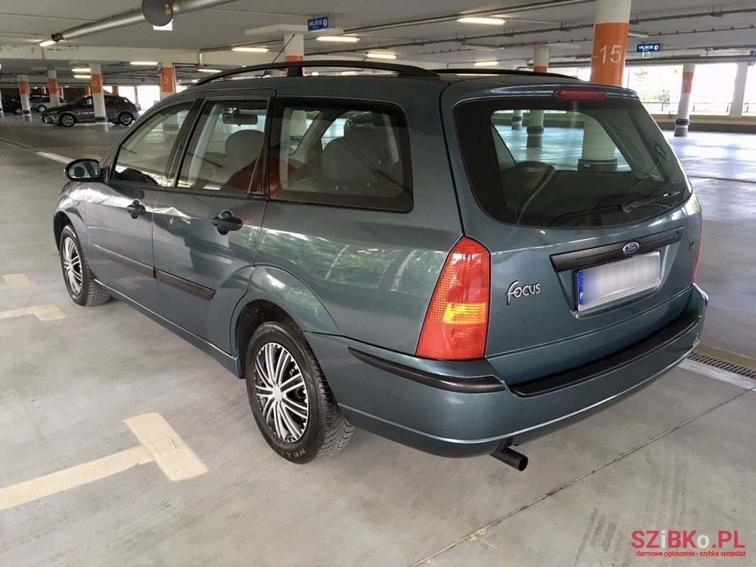 2003' Ford Focus photo #2