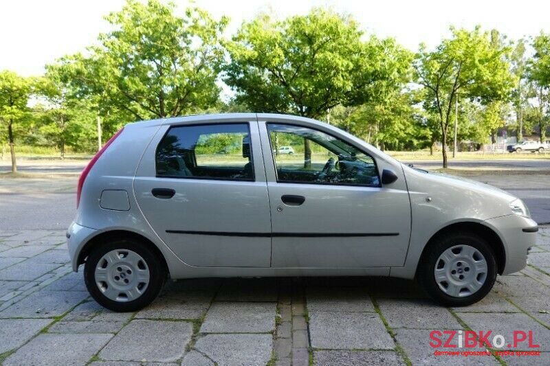 2004' Fiat Punto photo #1