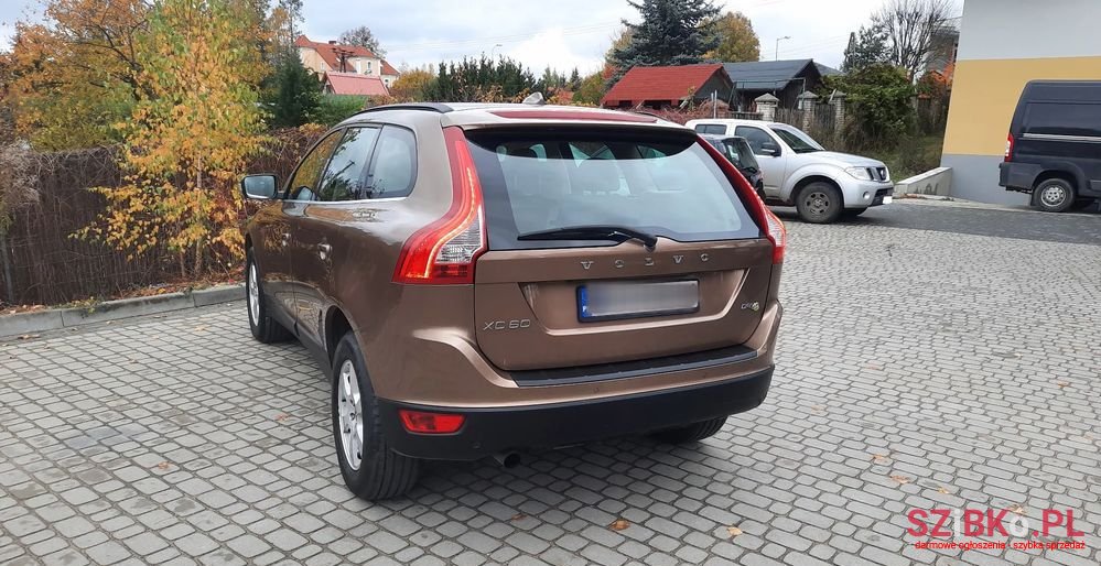 2011' Volvo Xc 60 D3 Momentum photo #4