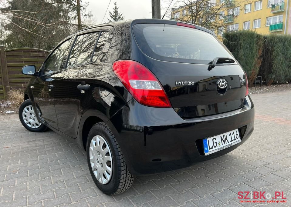 2010' Hyundai i20 photo #6