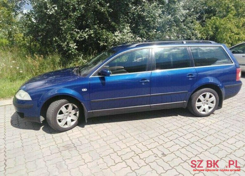 2002' Volkswagen Passat photo #1