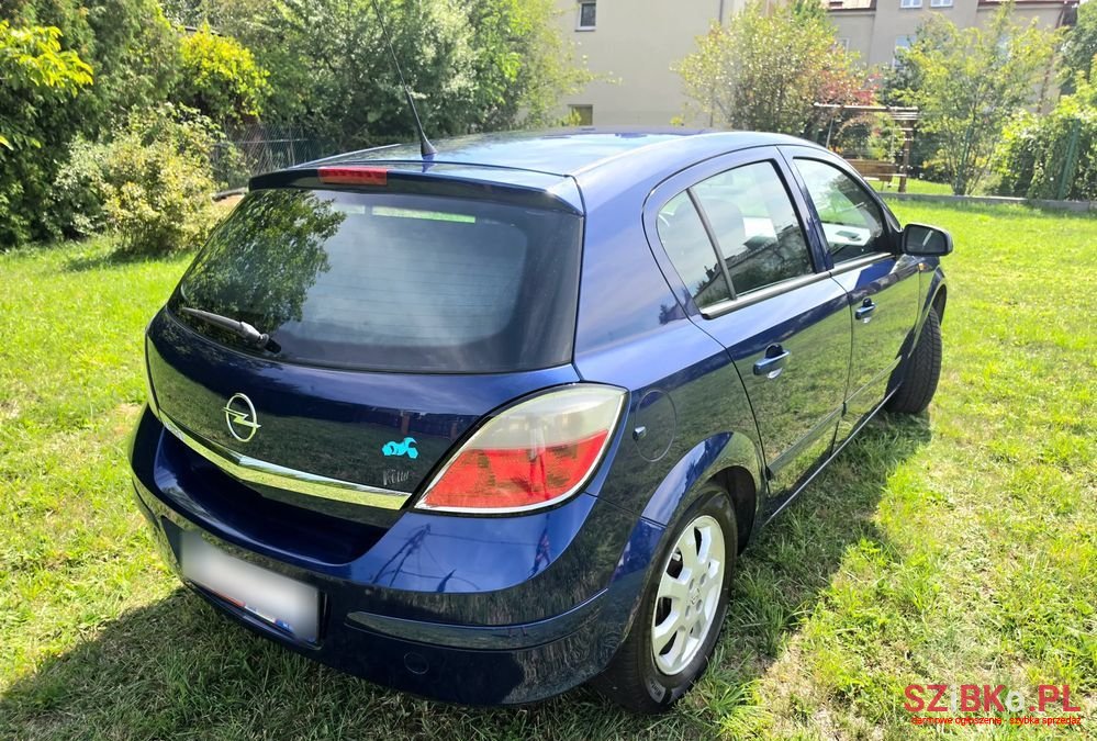 2004' Opel Astra 1.4 Enjoy photo #3