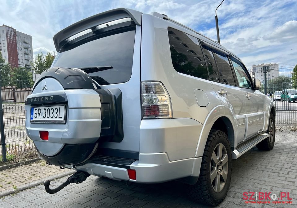 2007' Mitsubishi Pajero photo #6