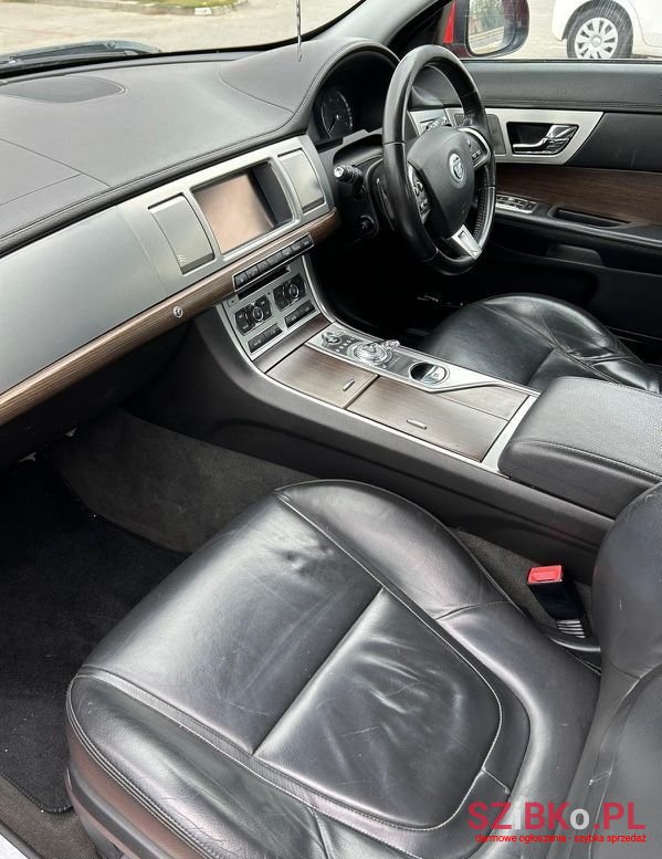 2011' Jaguar XF 2.2 D Luxury photo #3