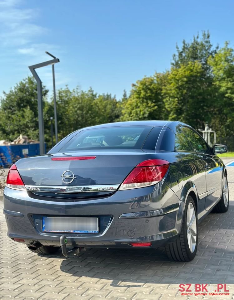 2008' Opel Astra photo #4