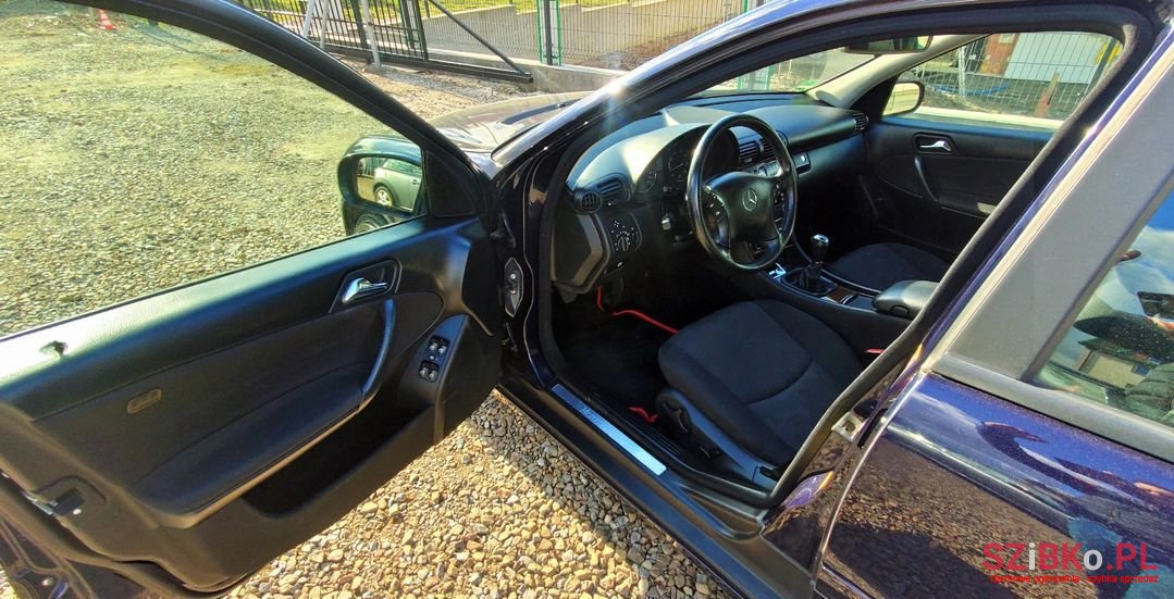 2004' Mercedes-Benz C-Class photo #5