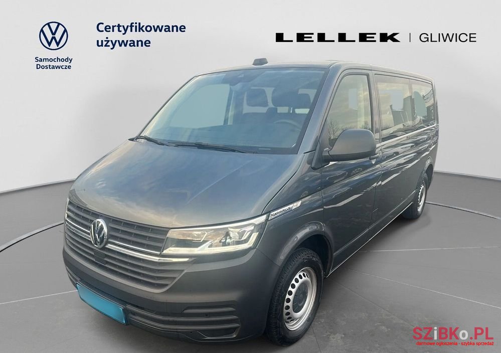 2023' Volkswagen Caravelle photo #1