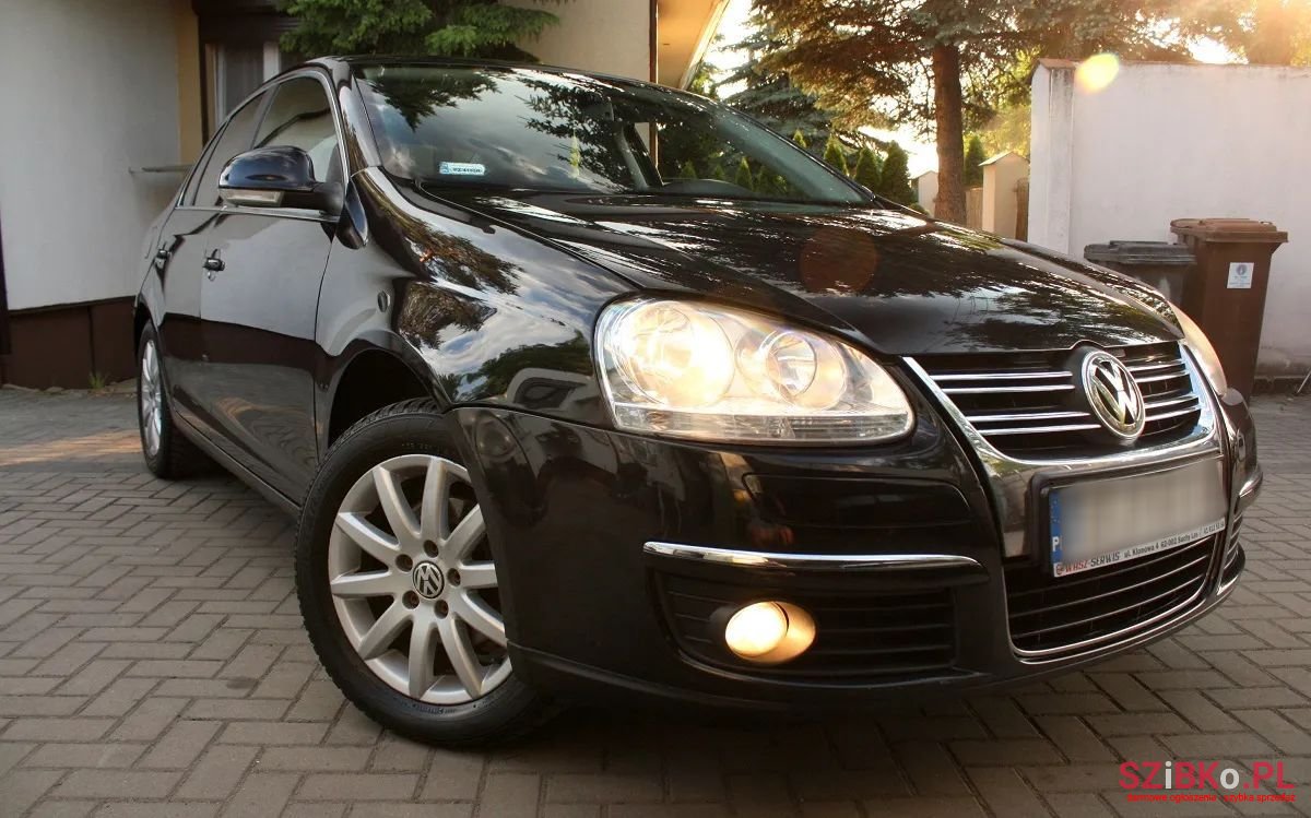 2009' Volkswagen Jetta photo #2