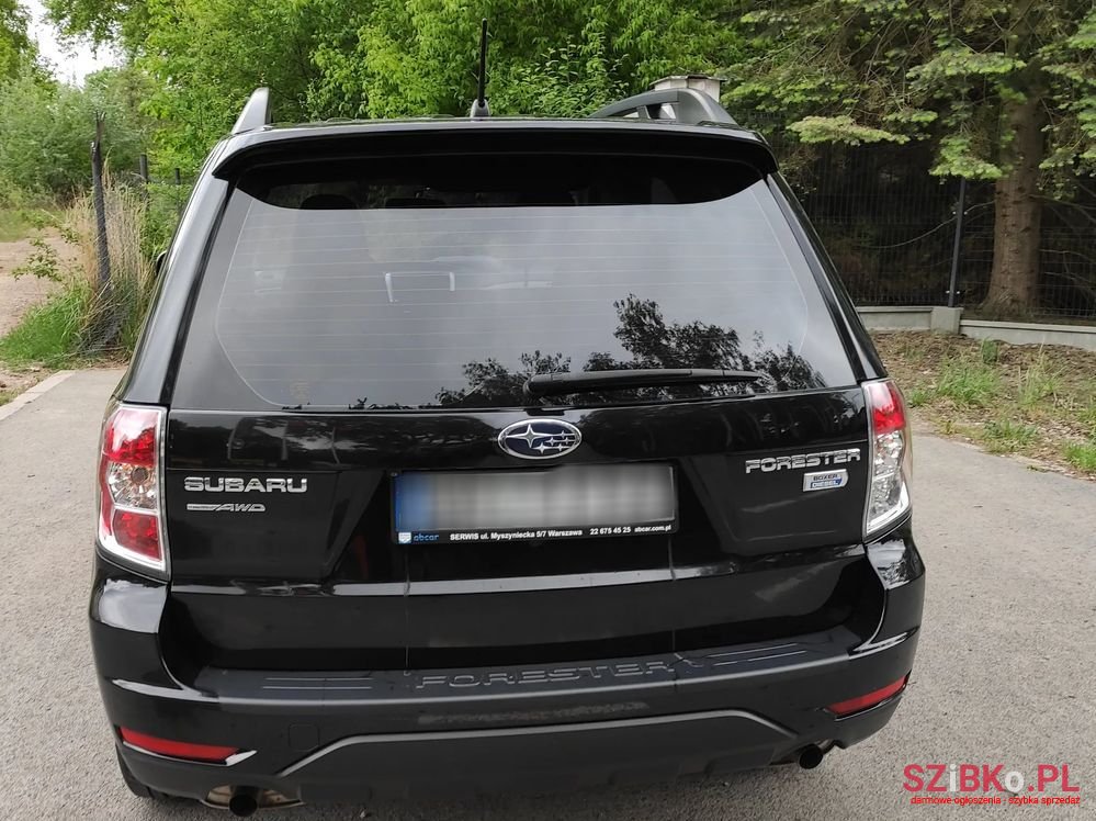 2011' Subaru Forester photo #6