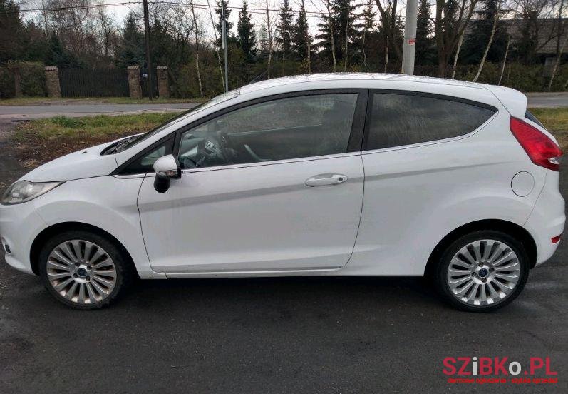 2009' Ford Fiesta photo #1