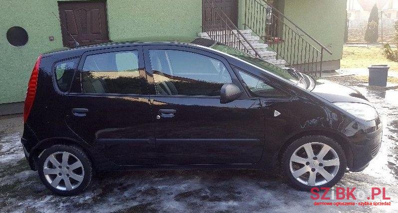 2006' Mitsubishi Colt photo #1