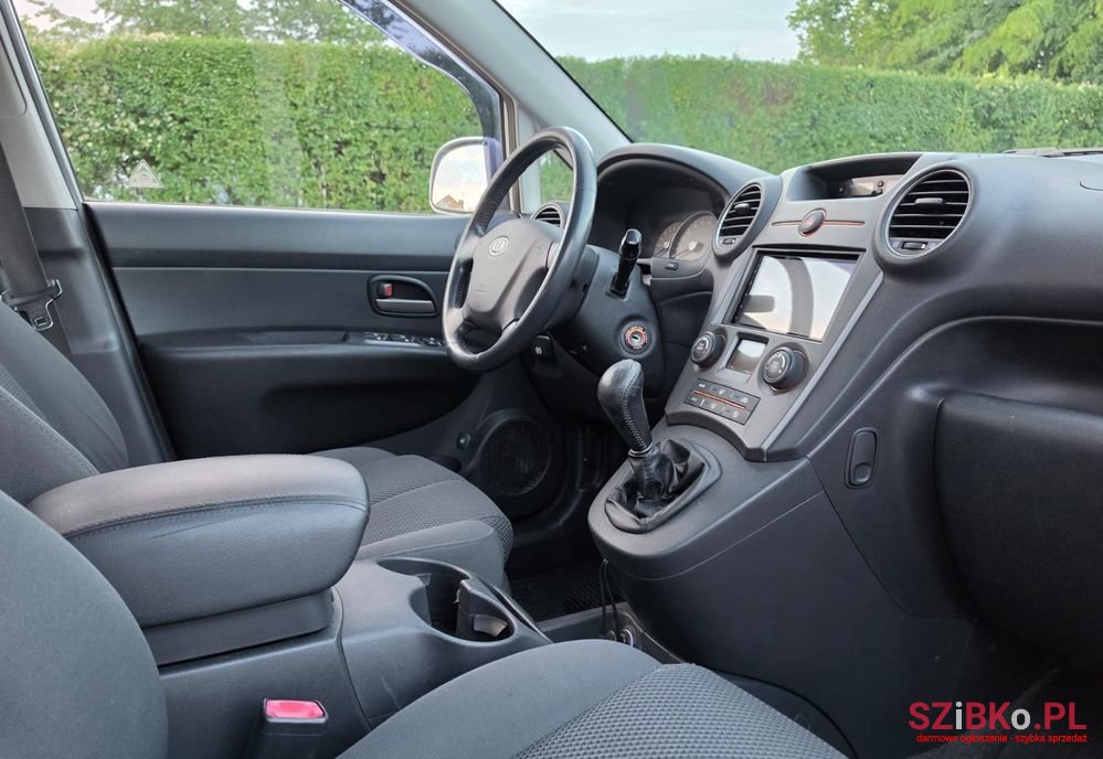 2008' Kia Carens photo #6