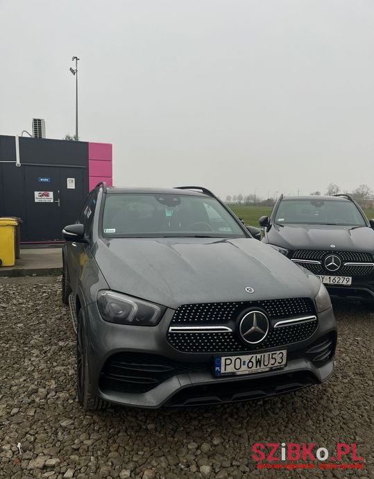 2021' Mercedes-Benz Gle photo #2