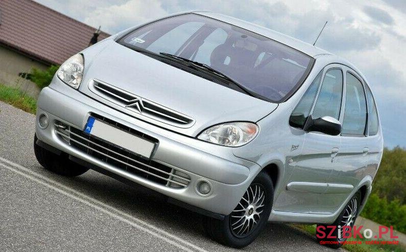 2002' Citroen Xsara Picasso photo #1