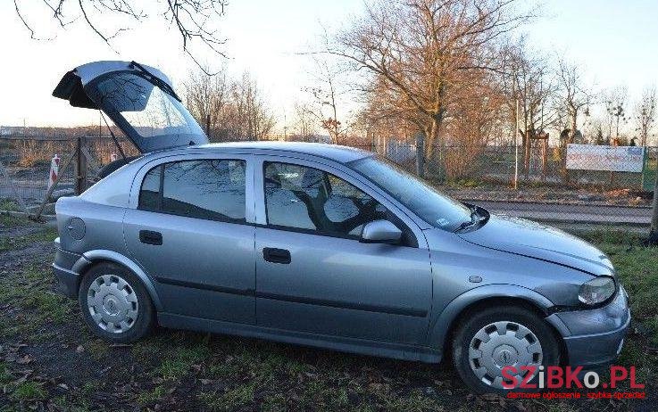 2005' Opel Astra photo #1