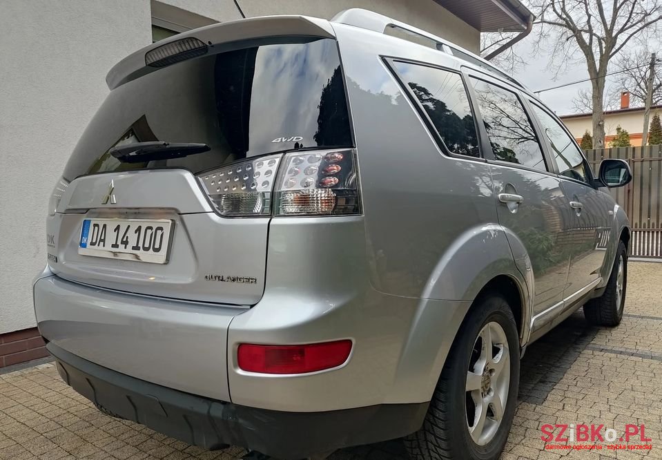 2007' Mitsubishi Outlander photo #2