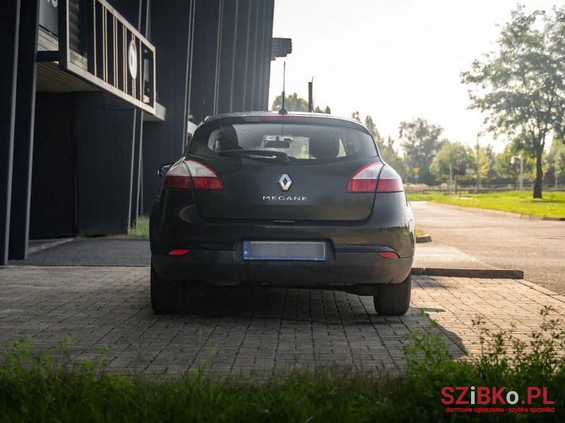 2011' Renault Megane photo #4