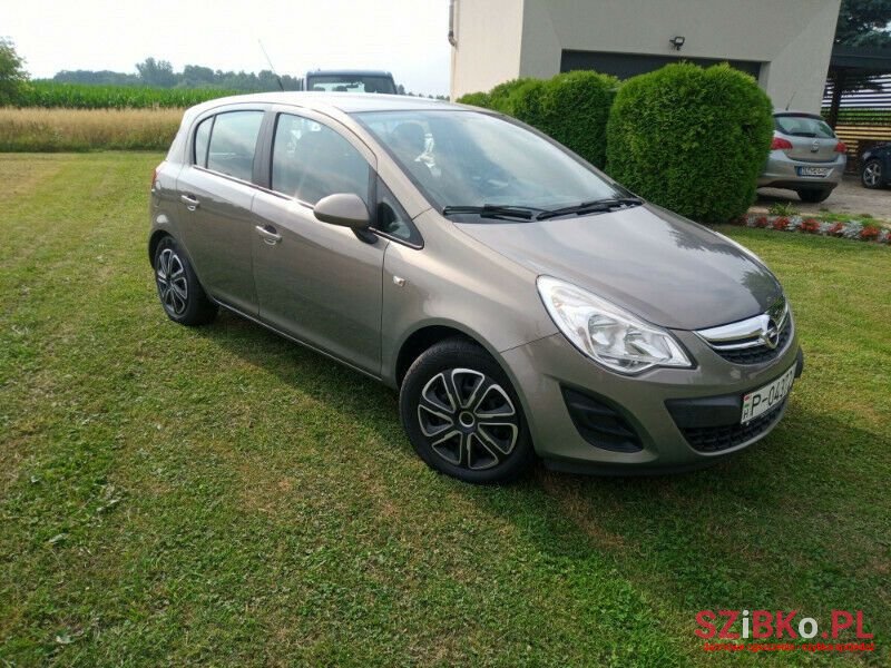 2011' Opel Corsa photo #1