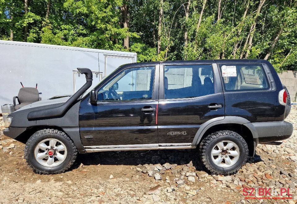 2000' Nissan Terrano photo #2