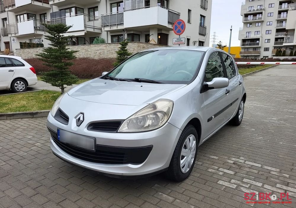 2006' Renault Clio 1.5 Dci Extreme photo #1