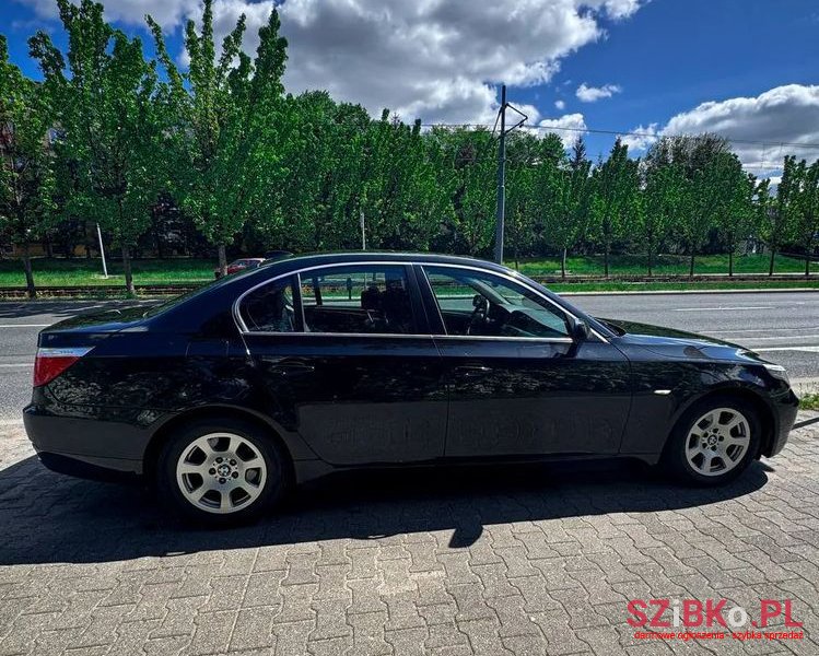 2008' BMW 5 Series 520D photo #2