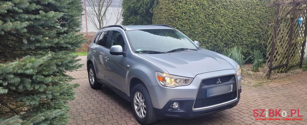 2011' Mitsubishi ASX photo #5