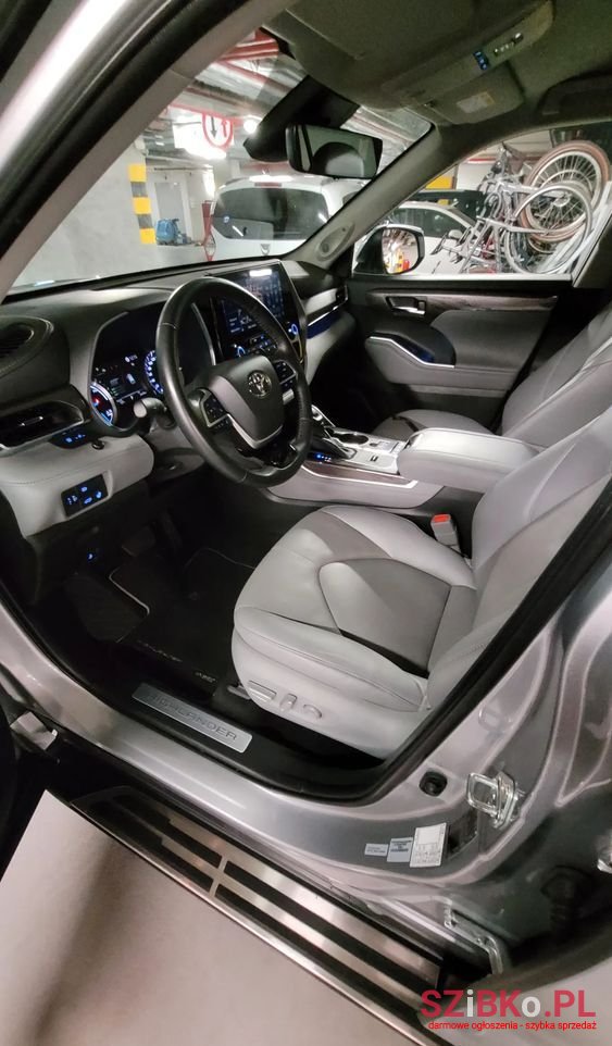 2022' Toyota Highlander photo #5