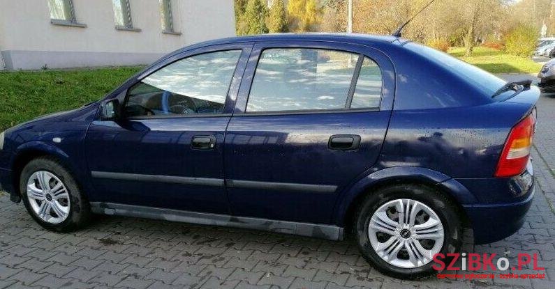 2006' Opel Astra photo #1