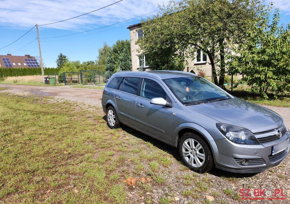 2009' Opel Astra 1.8 Caravan Edition Plus photo #3