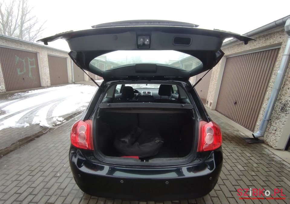2007' Toyota Auris photo #5