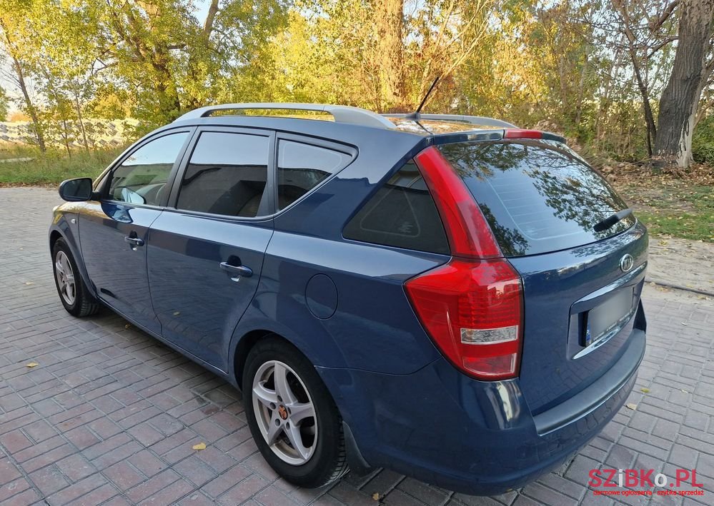 2010' Kia Ceed photo #4