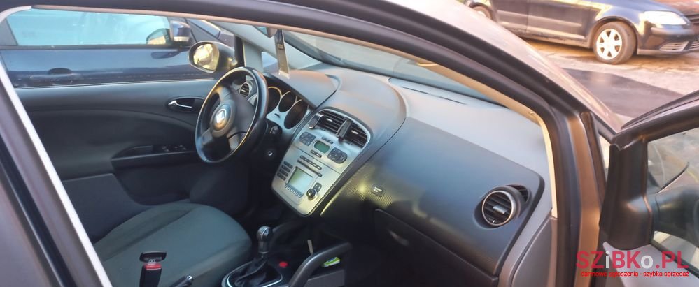 2004' SEAT Toledo photo #5