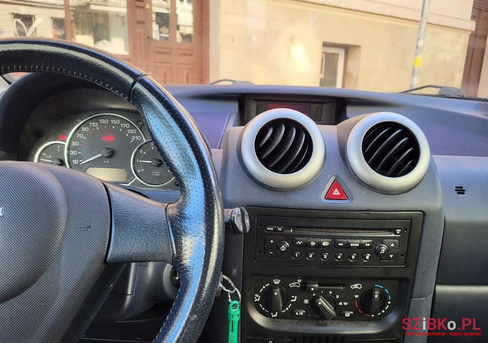 2006' Peugeot 1007 photo #4