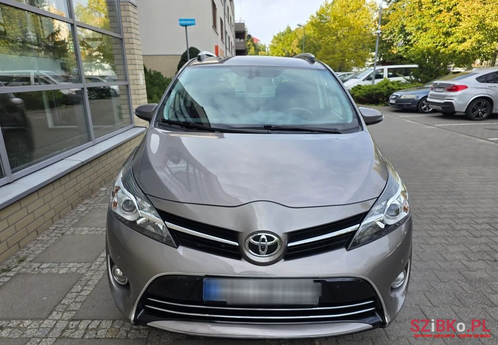 2015' Toyota Verso photo #2