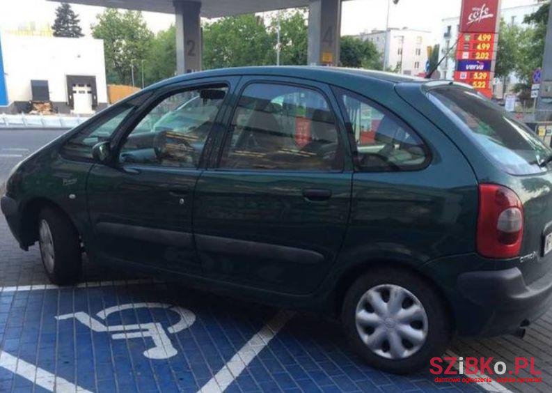 2000' Citroen Xsara Picasso photo #1