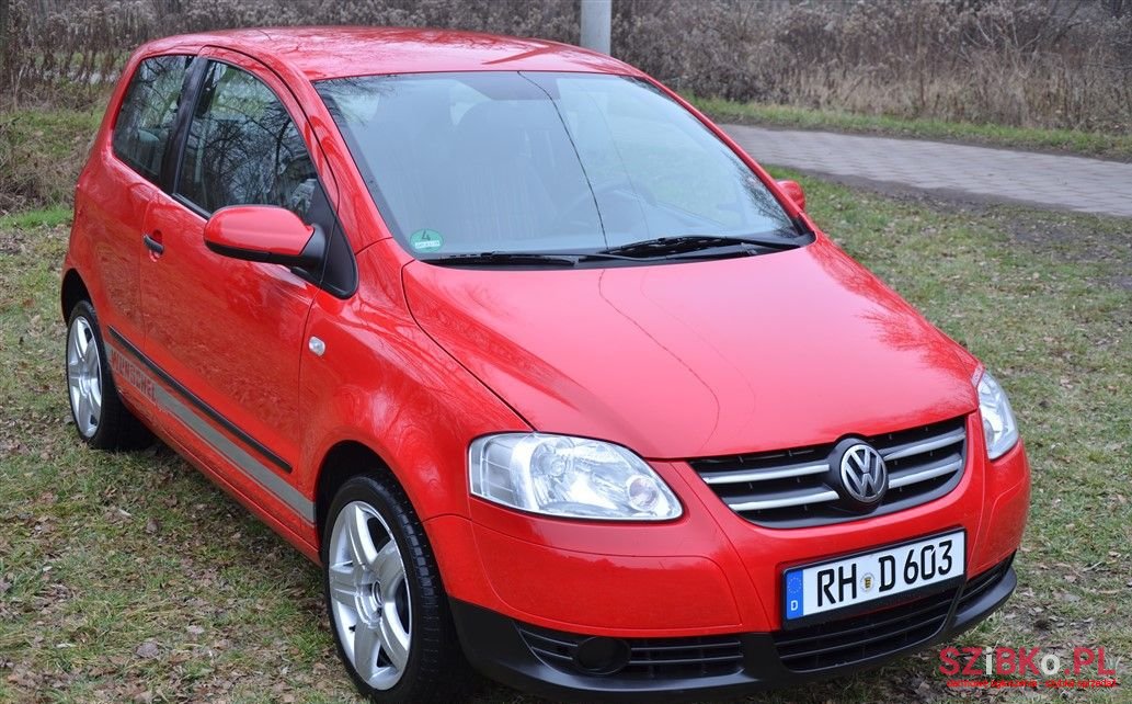 2007' Volkswagen Fox photo #2
