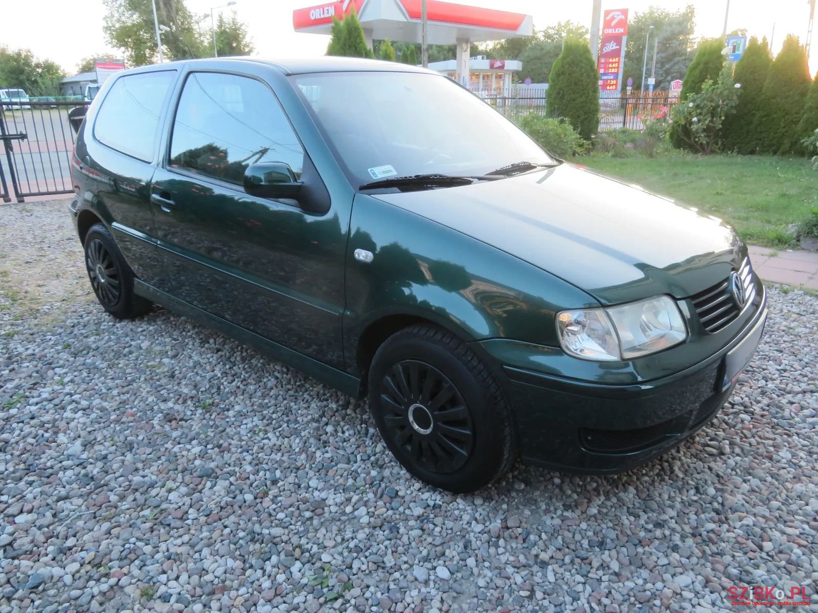 2001' Volkswagen Polo photo #3