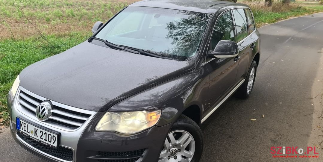 2007' Volkswagen Touareg photo #3