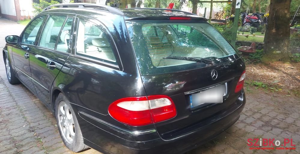 2005' Mercedes-Benz E-Class photo #4