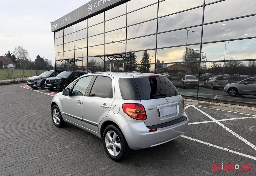 2008' Suzuki SX4 photo #3