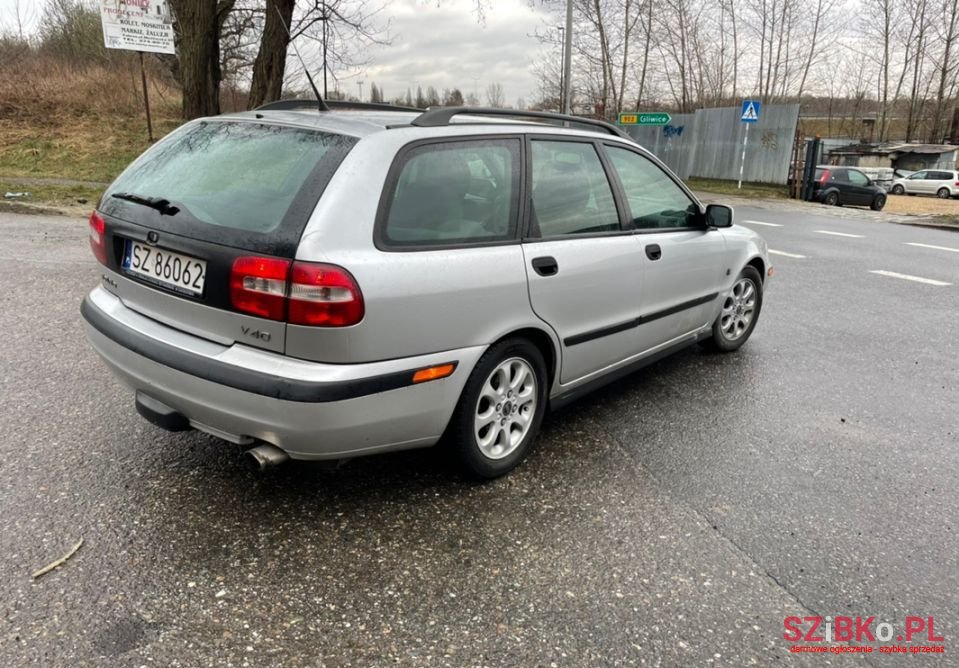 2001' Volvo V40 photo #3