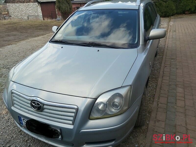 2005' Toyota Avensis photo #3