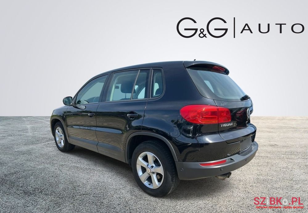 2015' Volkswagen Tiguan photo #4