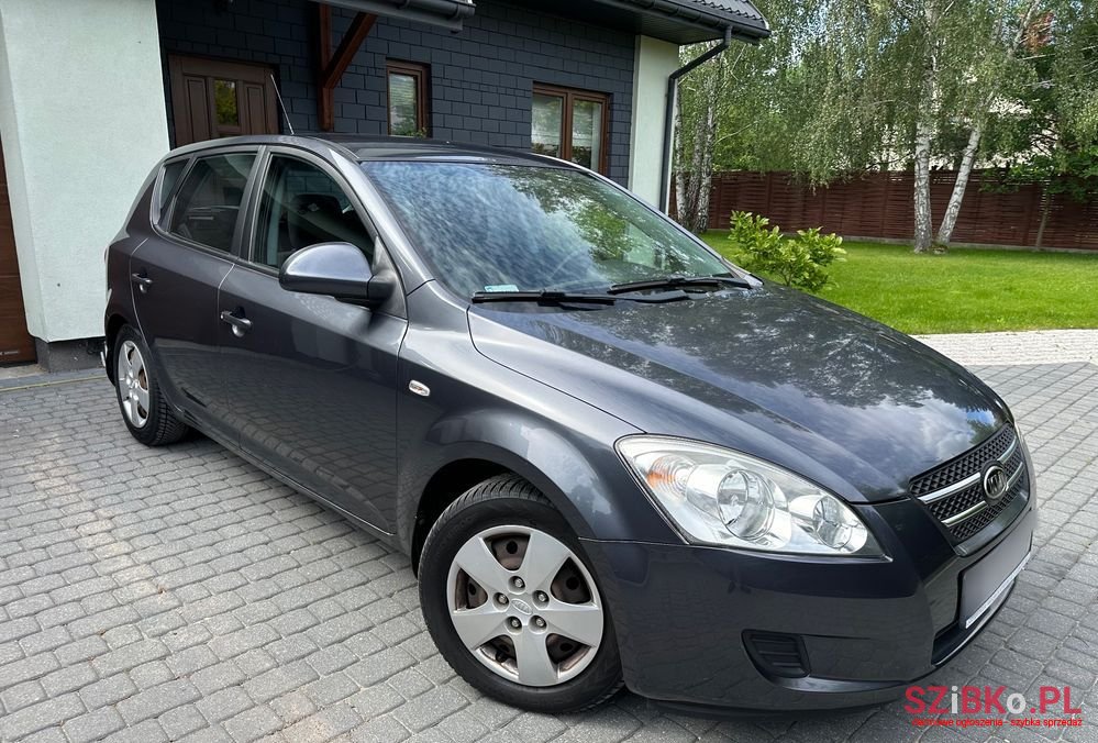 2007' Kia Ceed photo #2